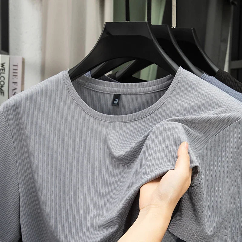 2025 New Men's Summer Round Neck Short Sleeved T-shirt Breathable Fashion Striped Korean Style Wrinkle Resistant Versatile Top