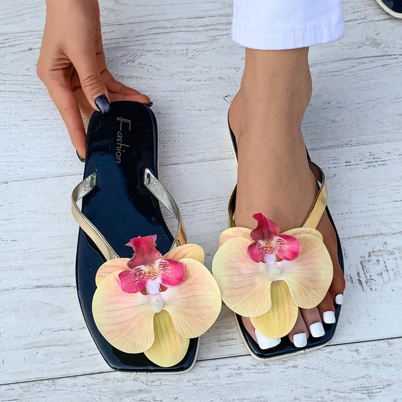 Summer Flip Flops with Petal Decorations, High-end Elegant Flat Heel Sandals, Bright Colored Women's Shoes