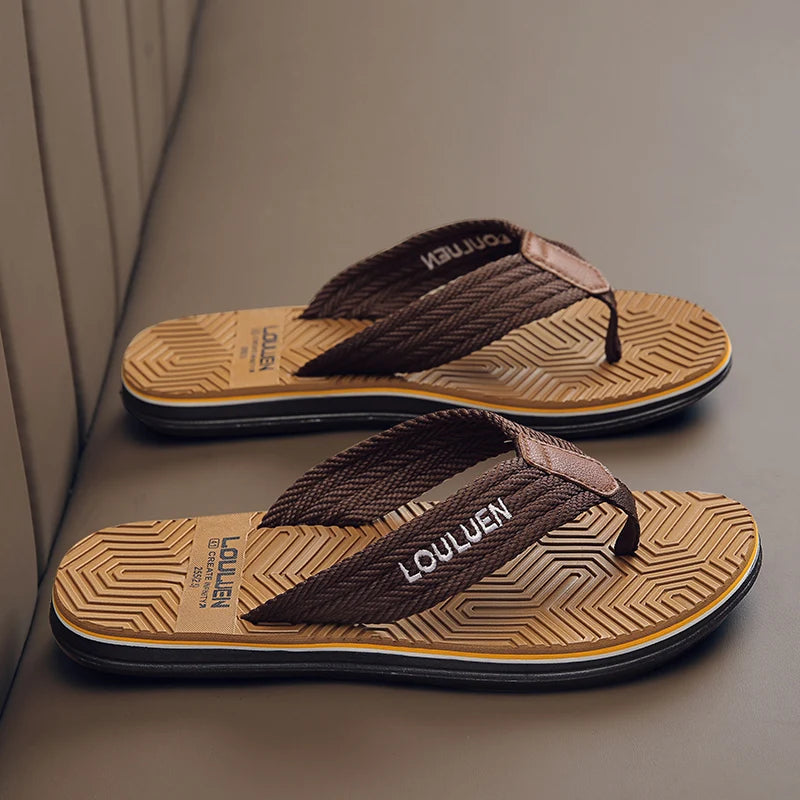 Men's new flip flops super comfortable and fashionable men's summer slippers classic version cool flip flops men's shoes beach s