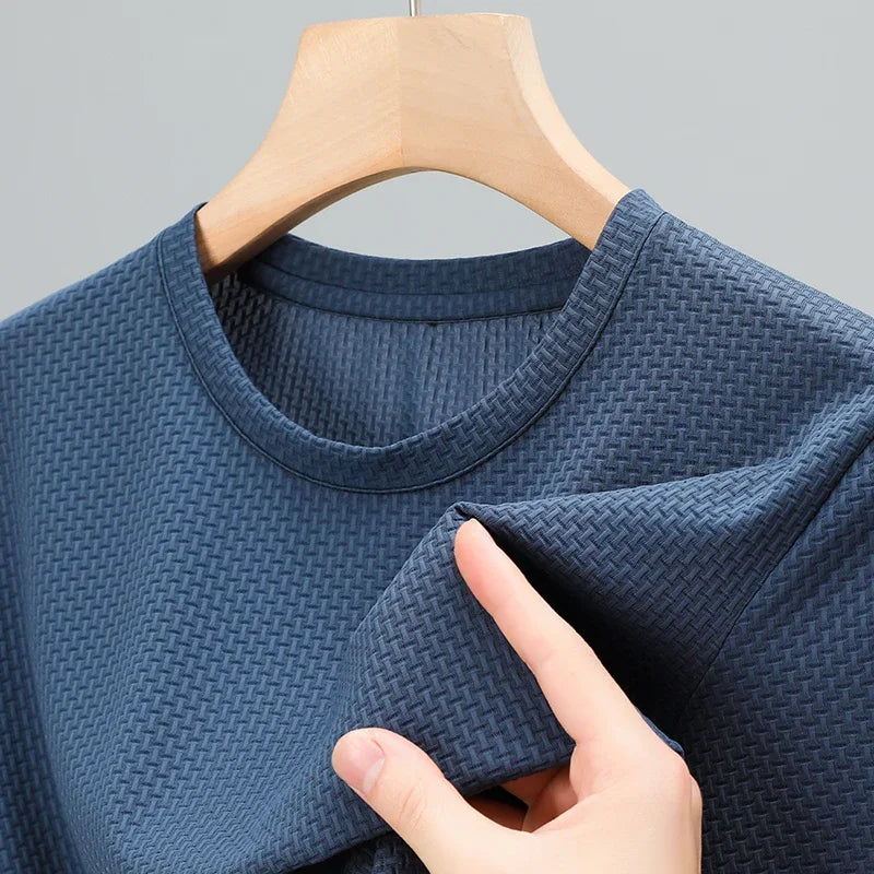 New Men's Round Neck Plaid Short Sleeved T-shirt Fashionable, Comfortable Breathable and Elastic Top
